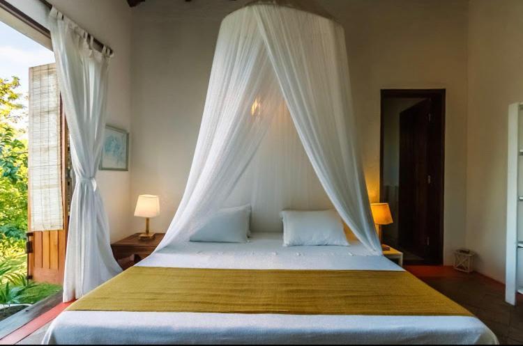 Espelho Bahia Blue House Bed and Breakfast Praia do Espelho Exteriör bild